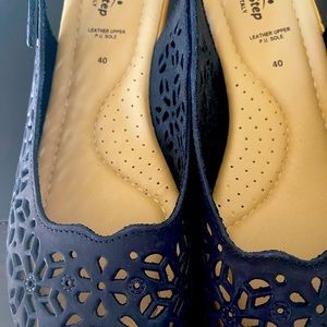 Size 9 - 91/2 Spring Step with 2” cork wedge.